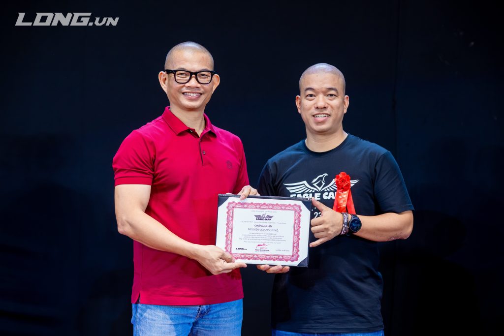 Nguyễn Quang Hừng tham gia lớp học của thầy Phạm Thành Long