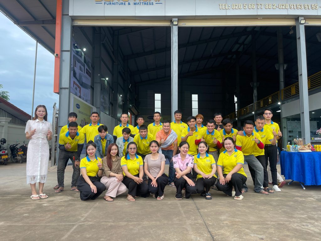 Anh Nguyễn Đình Kiên - nhận ra sự phát triển trong thị trường đất Lào