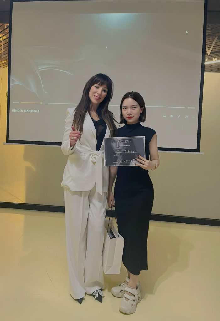 Bác sĩ da liễu Nguyễn Hương ham học hỏi và ý chí quyết tâm