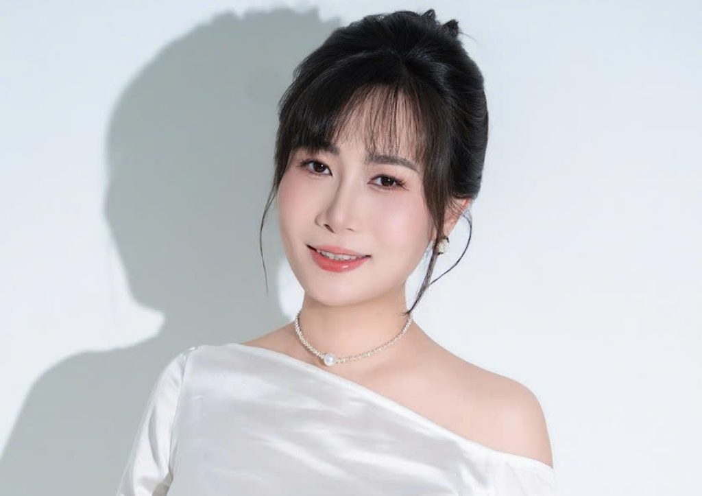 Cảm nhận của Hoa về Hồng Nhung Lapari
