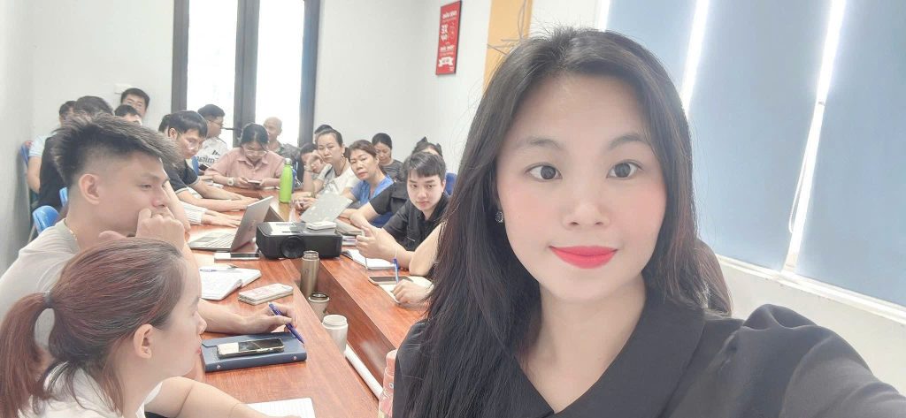 Nguyễn Thị Huế - người con gái đi chậm mà chắc