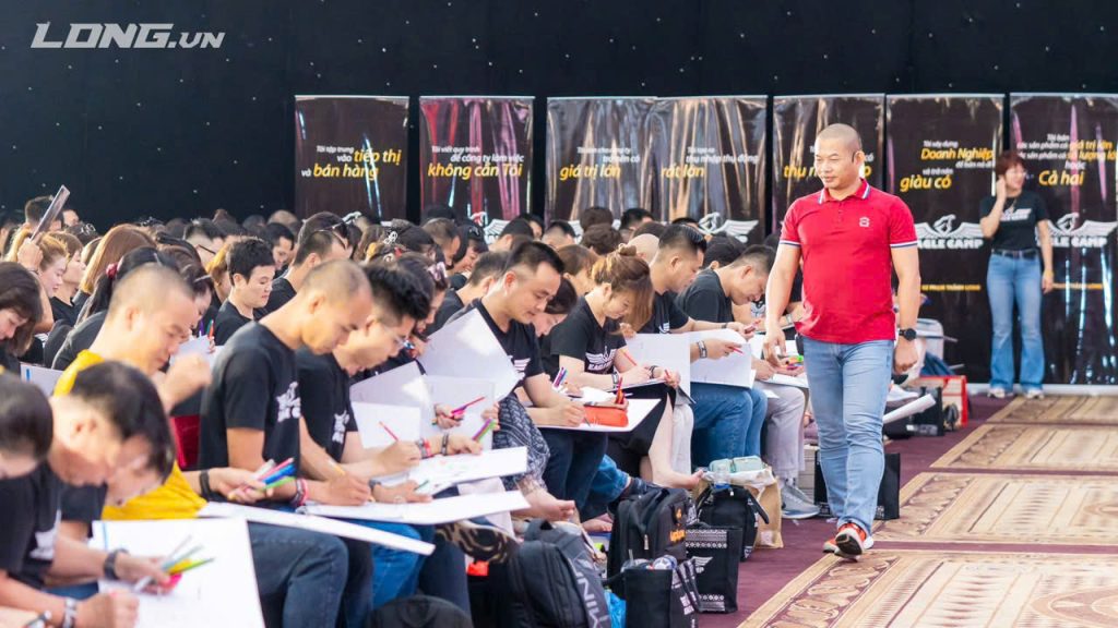 Kiều trang cố gắng học hỏi và cố gắng tiến tới 1 ước mơ sáng ngời 